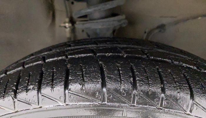 2020 Maruti Alto LXI, Petrol, Manual, 30,292 km, Right Front Tyre Tread