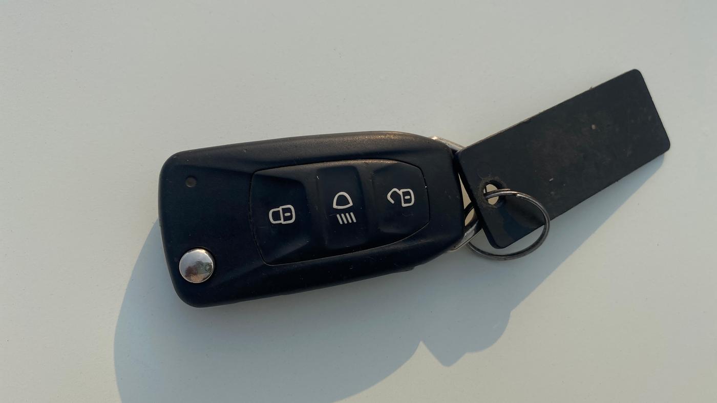2020 Tata ALTROZ XE PETROL, Petrol, Manual, 10,990 km, Key Close Up