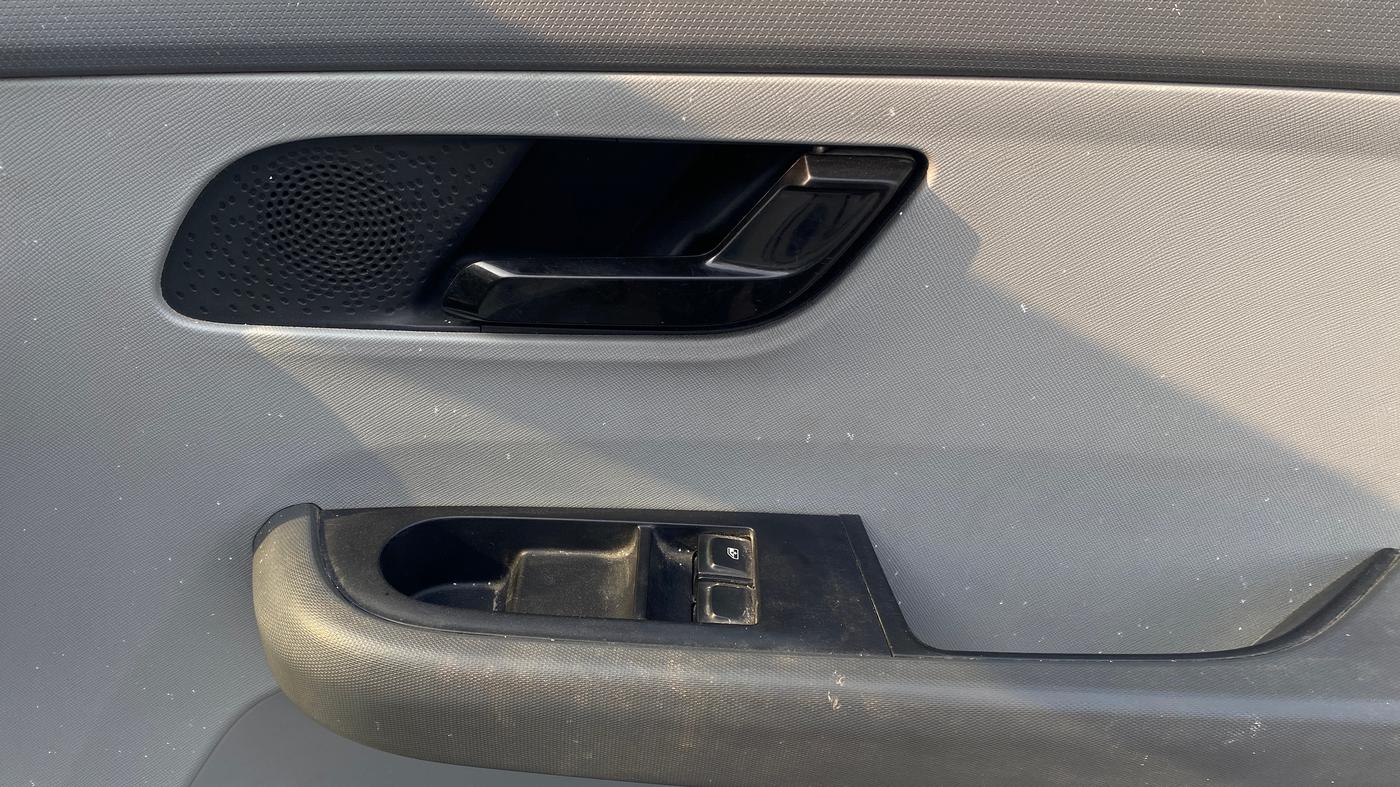 2020 Tata ALTROZ XE PETROL, Petrol, Manual, 10,990 km, Driver Side Door Panels Control