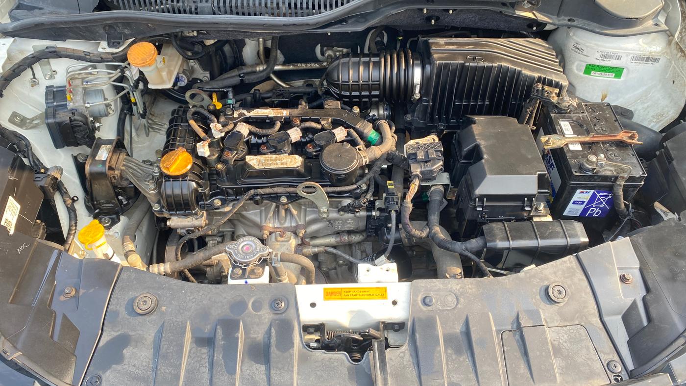 2020 Tata ALTROZ XE PETROL, Petrol, Manual, 10,990 km, Engine View