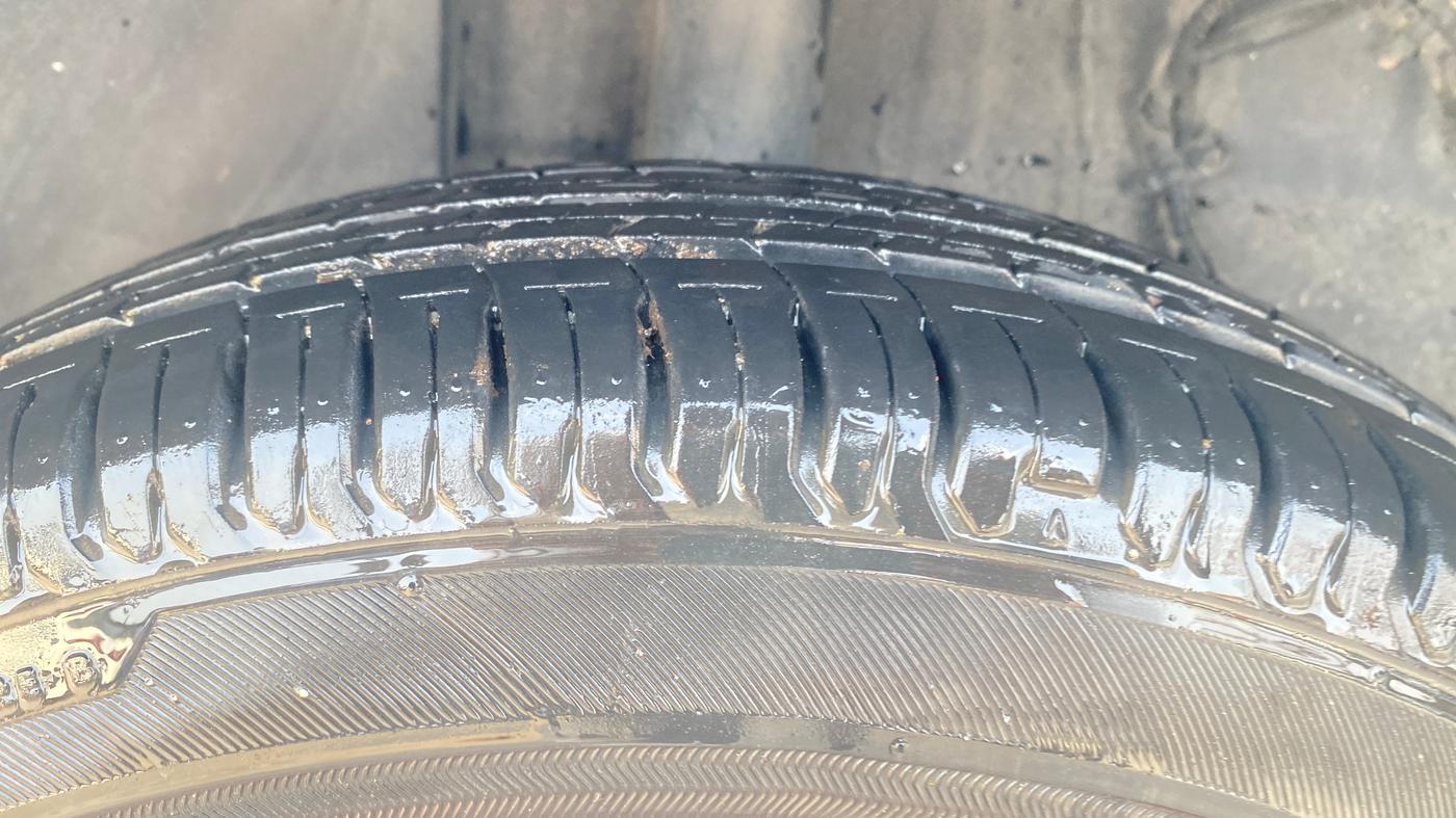 2020 Tata ALTROZ XE PETROL, Petrol, Manual, 10,990 km, Right Rear Tyre Tread