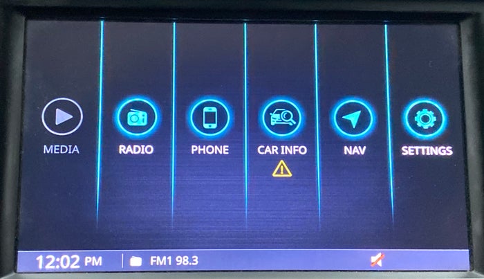 2018 Mahindra KUV 100 NXT K8 P 6 STR DUAL TONE, Petrol, Manual, 45,003 km, Touchscreen Infotainment System