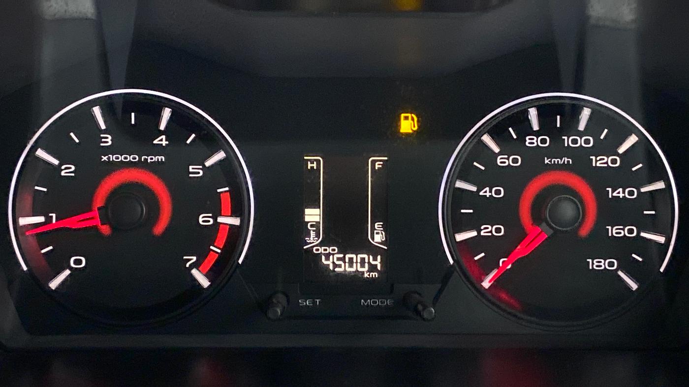 2018 Mahindra KUV 100 NXT K8 P 6 STR DUAL TONE, Petrol, Manual, 45,003 km, Odometer Image