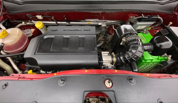 2018 Mahindra KUV 100 NXT K8 P 6 STR DUAL TONE, Petrol, Manual, 45,003 km, Open Bonet