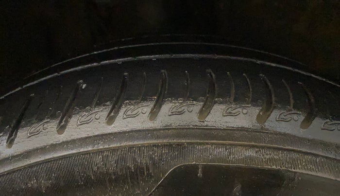 2021 Tata ALTROZ XZ PETROL, Petrol, Manual, 49,467 km, Right Front Tyre Tread