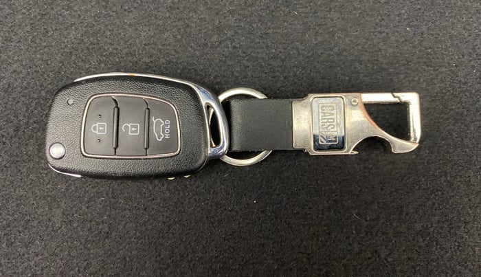 2020 Hyundai VENUE S MT 1.2 KAPPA, Petrol, Manual, 10,568 km, Key Close Up