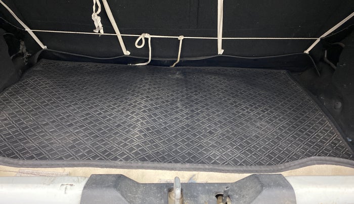 2016 Tata Tiago XZ DIESEL, Diesel, Manual, 72,077 km, Boot Inside