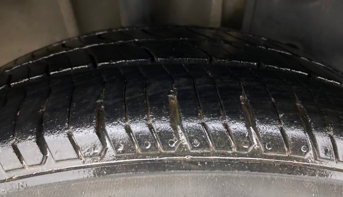 2016 Tata Tiago XZ DIESEL, Diesel, Manual, 72,077 km, Right Rear Tyre Tread