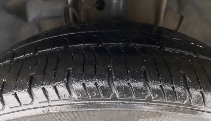 2016 Tata Tiago XZ DIESEL, Diesel, Manual, 72,077 km, Left Front Tyre Tread