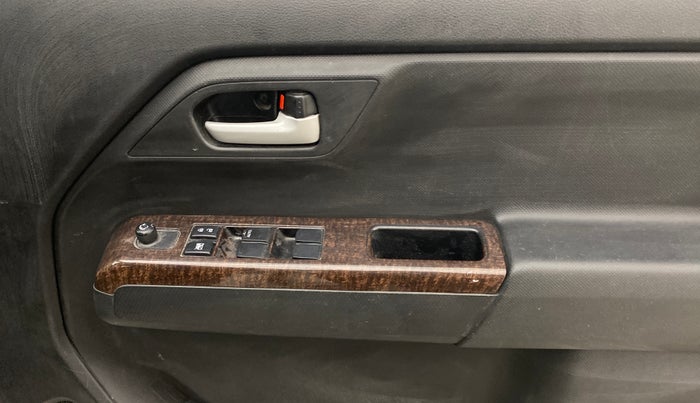 2022 Maruti New Wagon-R VXI 1.0 AMT, Petrol, Automatic, 35,805 km, Driver Side Door Panels Control