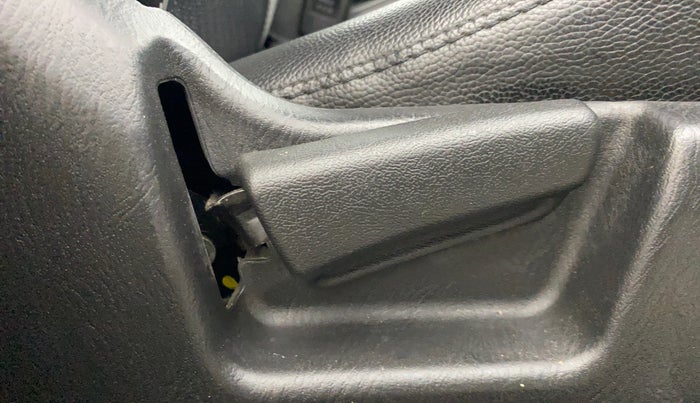 2022 Maruti Alto VXI PLUS, Petrol, Manual, 33,188 km, Driver Side Adjustment Panel