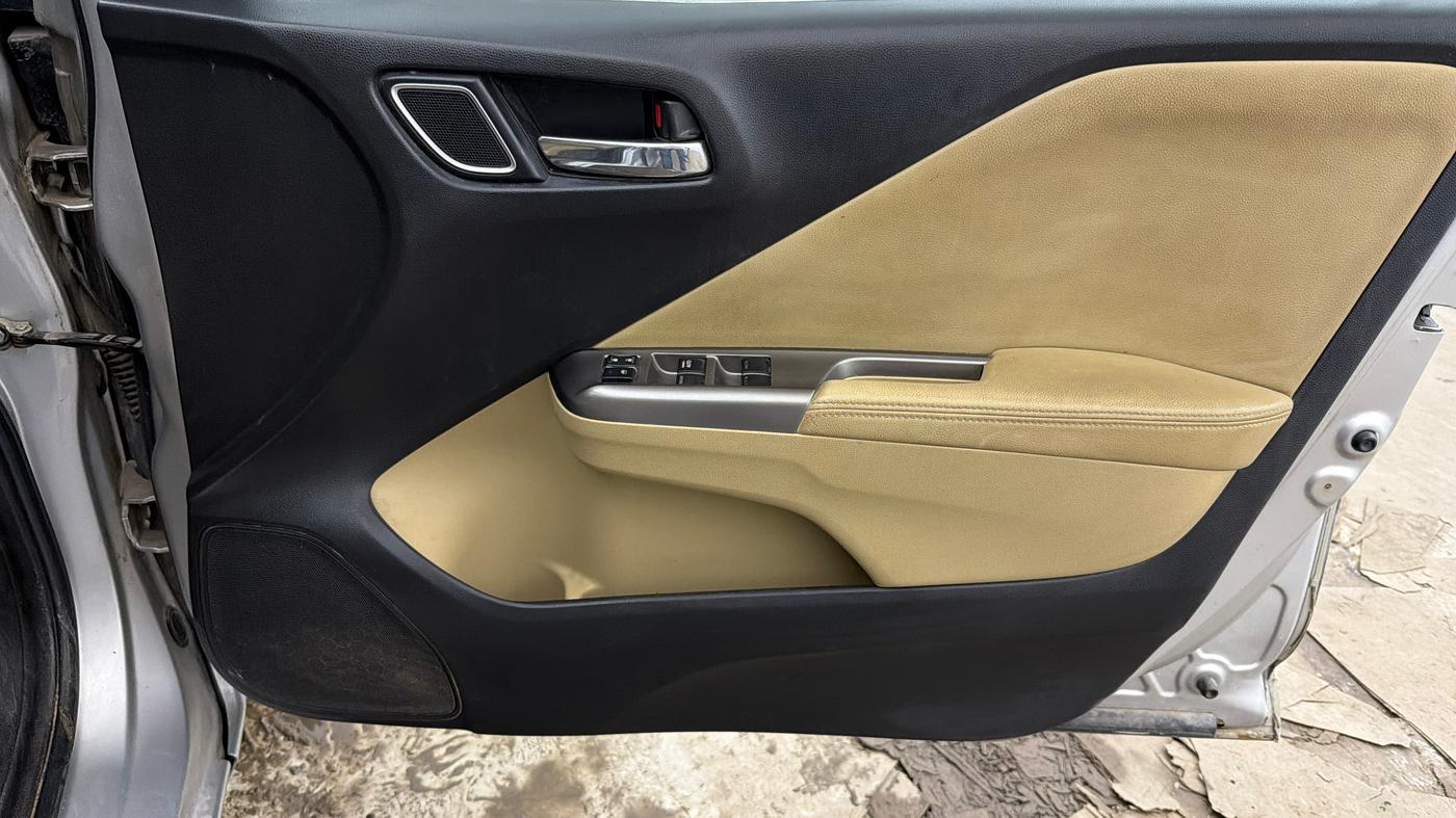 2017 Honda City 1.5L I-VTEC VX, Petrol, Manual, 34,613 km, Driver Side Door Panels Control