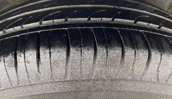 2017 Hyundai Eon ERA + SE, Petrol, Manual, 67,809 km, Left Rear Tyre Tread