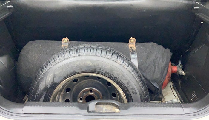 2019 Maruti Swift LXI, CNG, Manual, 40,131 km, Boot Inside