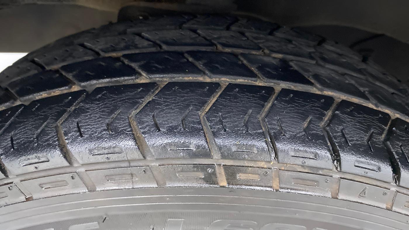 2017 Maruti Eeco 5 STR WITH AC PLUSHTR, Petrol, Manual, 11,553 km, Left Front Tyre Tread