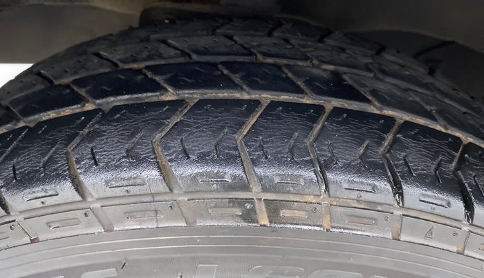 2017 Maruti Eeco 5 STR WITH AC PLUSHTR, Petrol, Manual, 11,553 km, Left Front Tyre Tread
