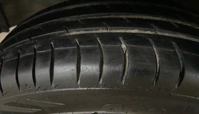 2013 Maruti Wagon R 1.0 VXI, Petrol, Manual, 38,044 km, Left Front Tyre Tread