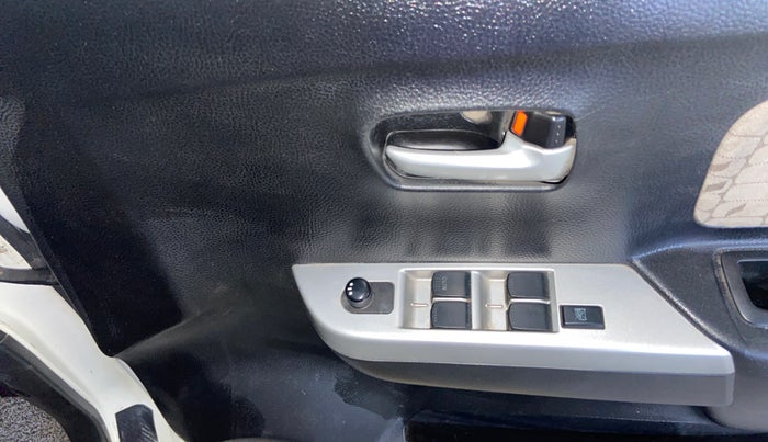 2013 Maruti Wagon R 1.0 VXI, Petrol, Manual, 38,044 km, Driver Side Door Panels Control