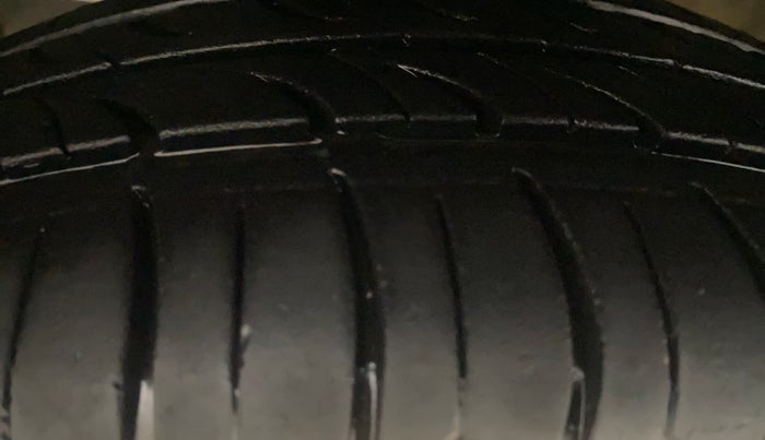 2020 Maruti Dzire VXI, Petrol, Manual, 44,036 km, Left Front Tyre Tread