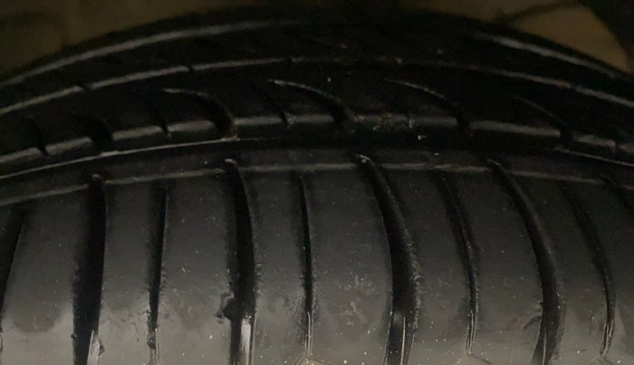 2020 Maruti Dzire VXI, Petrol, Manual, 44,036 km, Right Front Tyre Tread