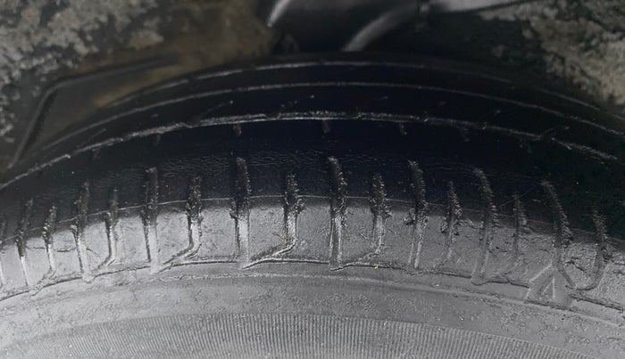 2011 Hyundai i10 MAGNA 1.2 KAPPA2, Petrol, Manual, 63,857 km, Left Rear Tyre Tread