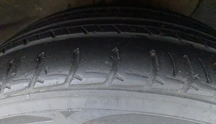 2018 Hyundai Verna 1.6 CRDI SX, Diesel, Manual, 92,300 km, Right Front Tyre Tread