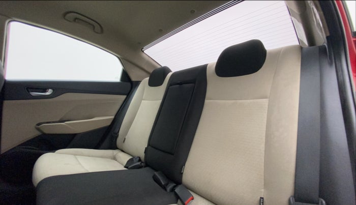 2018 Hyundai Verna 1.6 CRDI SX, Diesel, Manual, 92,300 km, Right Side Rear Door Cabin