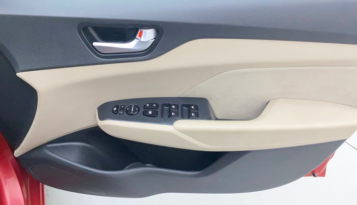 2018 Hyundai Verna 1.6 CRDI SX, Diesel, Manual, 92,300 km, Driver Side Door Panels Control