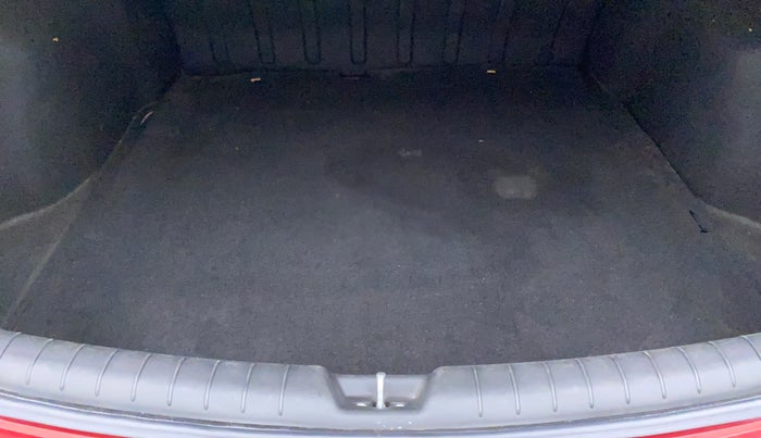 2018 Hyundai Verna 1.6 CRDI SX, Diesel, Manual, 92,300 km, Boot Inside