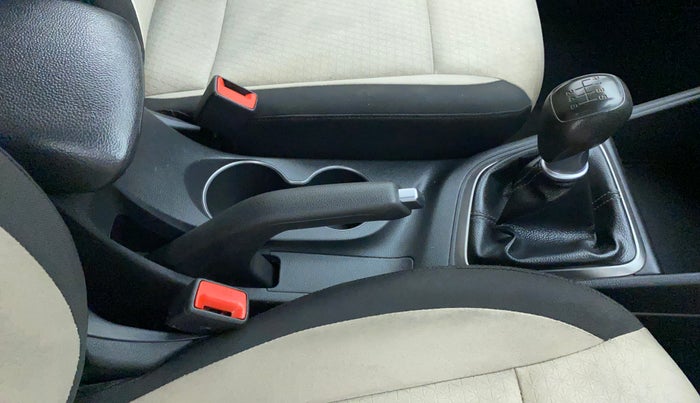 2018 Hyundai Verna 1.6 CRDI SX, Diesel, Manual, 92,300 km, Gear Lever