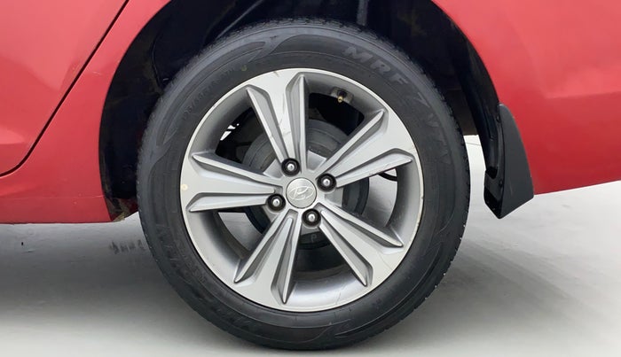2018 Hyundai Verna 1.6 CRDI SX, Diesel, Manual, 92,300 km, Left Rear Wheel