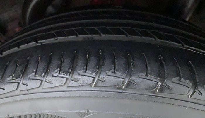 2018 Hyundai Verna 1.6 CRDI SX, Diesel, Manual, 92,300 km, Left Rear Tyre Tread