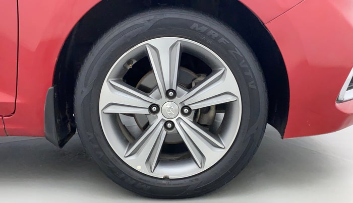 2018 Hyundai Verna 1.6 CRDI SX, Diesel, Manual, 92,300 km, Right Front Wheel