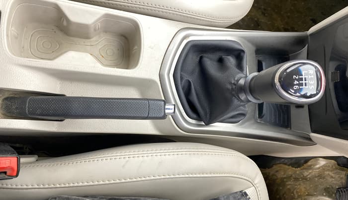 2022 Mahindra XUV300 W8 (O) 1.5 DIESEL, Diesel, Manual, 1,47,204 km, Gear Lever