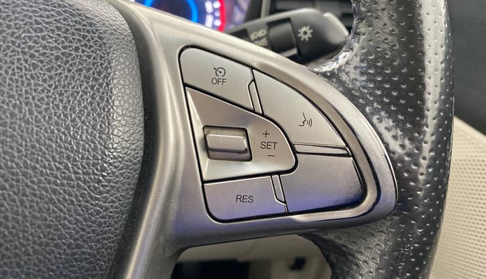2022 Mahindra XUV300 W8 (O) 1.5 DIESEL, Diesel, Manual, 1,47,204 km, Adaptive Cruise Control