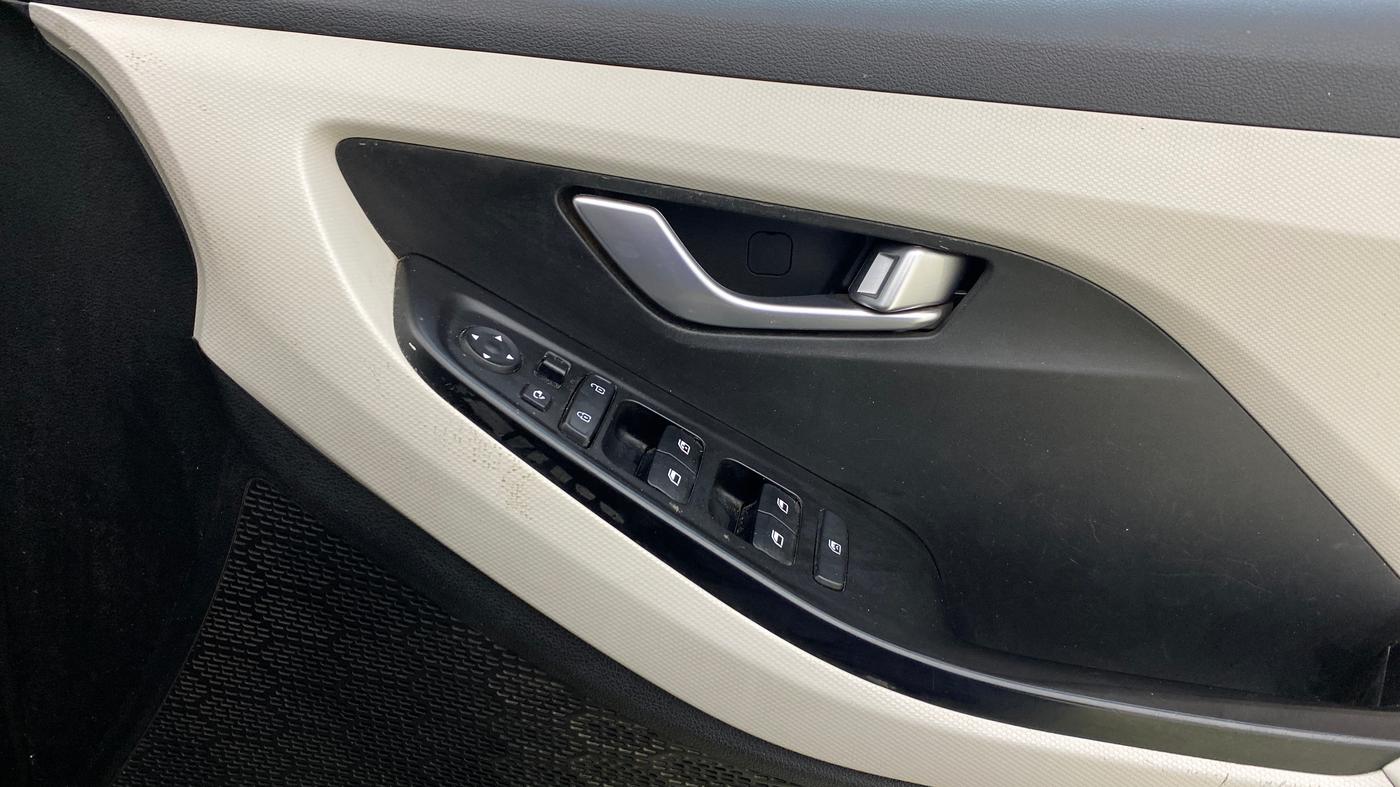 2023 Hyundai Creta SX 1.5 PETROL, Petrol, Manual, 45,225 km, Driver Side Door Panels Control