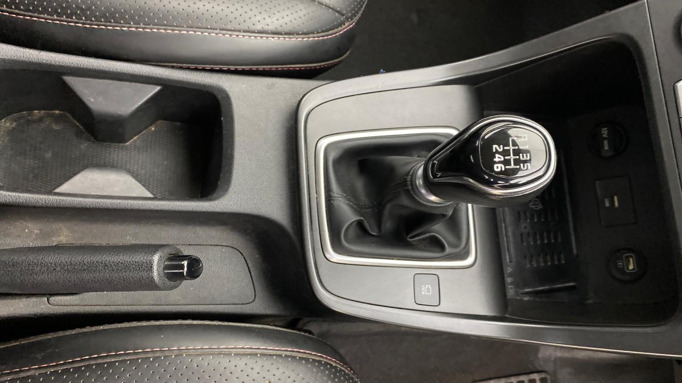 2023 Hyundai Creta SX 1.5 PETROL, Petrol, Manual, 45,225 km, Gear Lever