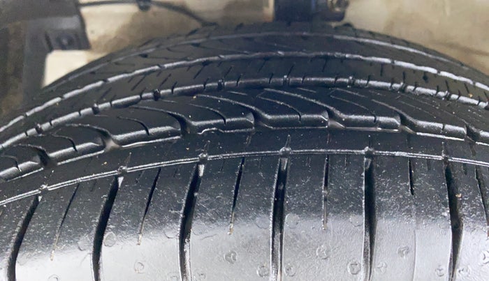 2021 Maruti Ciaz ALPHA 1.5 MT VTVT SHVS, Petrol, Manual, 5,206 km, Left Front Tyre Tread