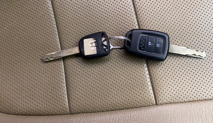 2019 Honda Amaze 1.2L I-VTEC S CVT, Petrol, Automatic, 83,149 km, Key Close Up