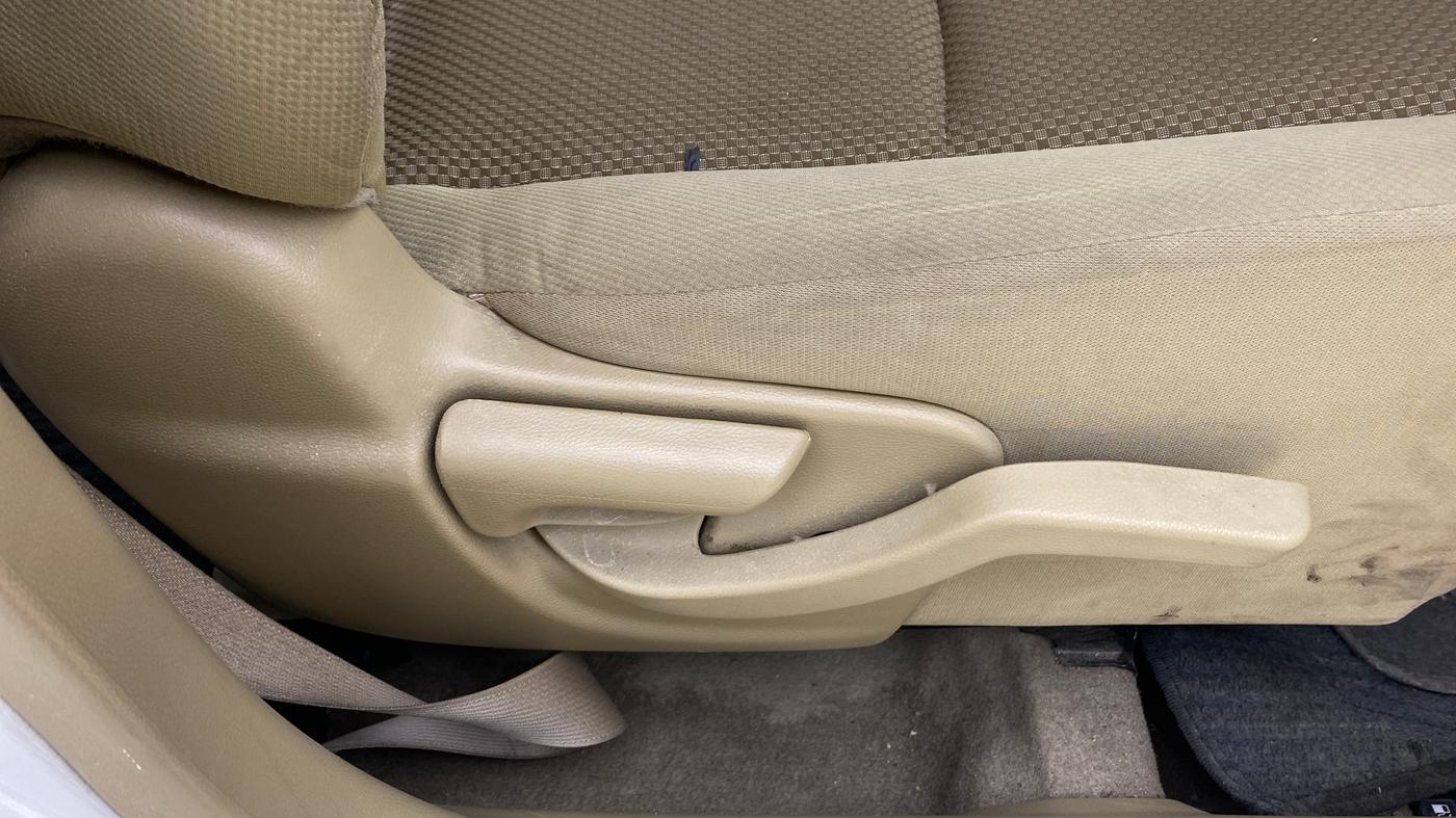 2015 Honda Brio VX AT, Petrol, Automatic, 56,639 km, Driver Side Adjustment Panel
