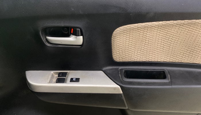 2018 Maruti Wagon R 1.0 LXI CNG, CNG, Manual, 90,144 km, Driver Side Door Panels Control