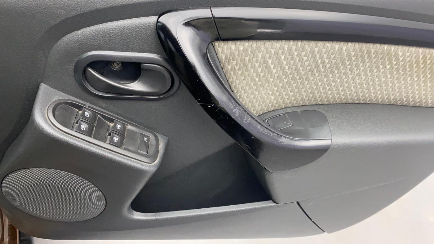 2015 Renault Duster 110 PS RXL DIESEL, Diesel, Manual, 94,614 km, Driver Side Door Panels Control
