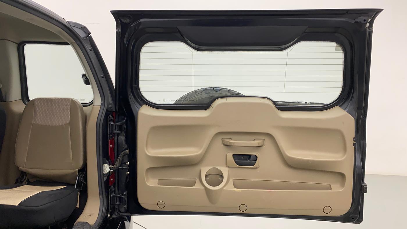 2015 Mahindra TUV300 T6, Diesel, Manual, 37,753 km, Boot Door Open