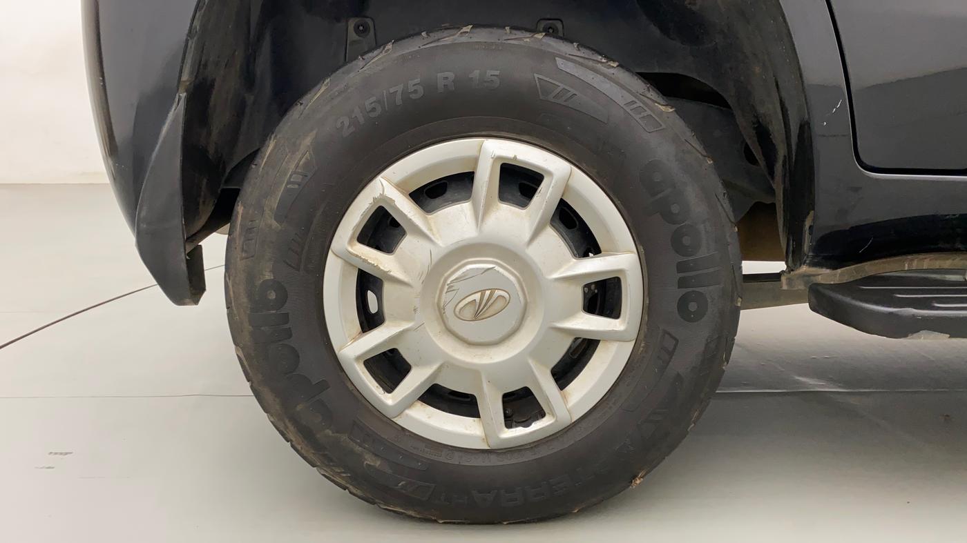2015 Mahindra TUV300 T6, Diesel, Manual, 37,753 km, Right Rear Wheel