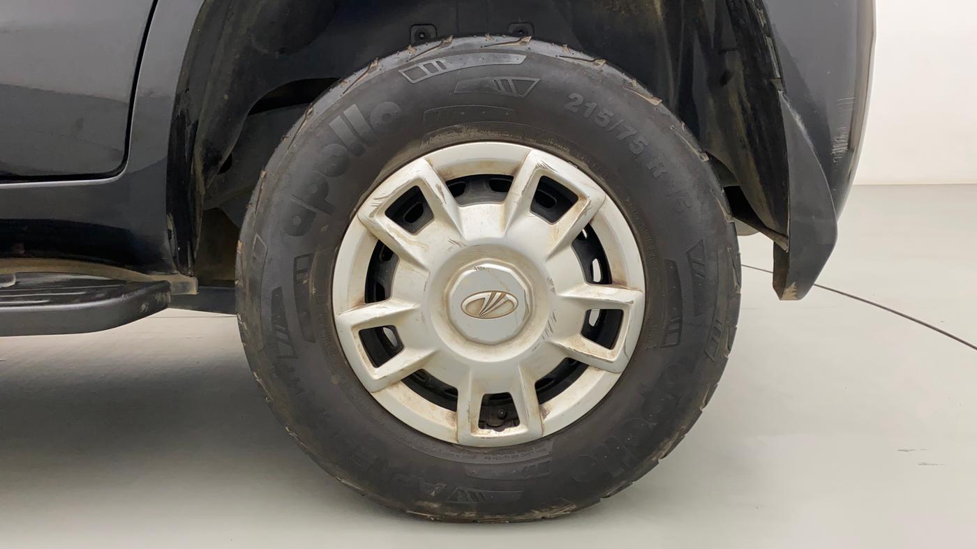 2015 Mahindra TUV300 T6, Diesel, Manual, 37,753 km, Left Rear Wheel