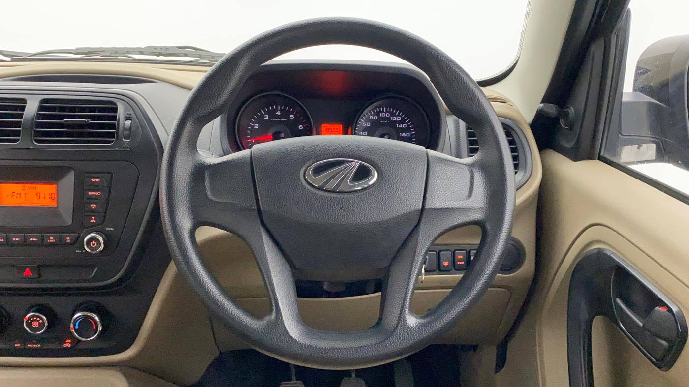 2015 Mahindra TUV300 T6, Diesel, Manual, 37,753 km, Steering Wheel Close Up