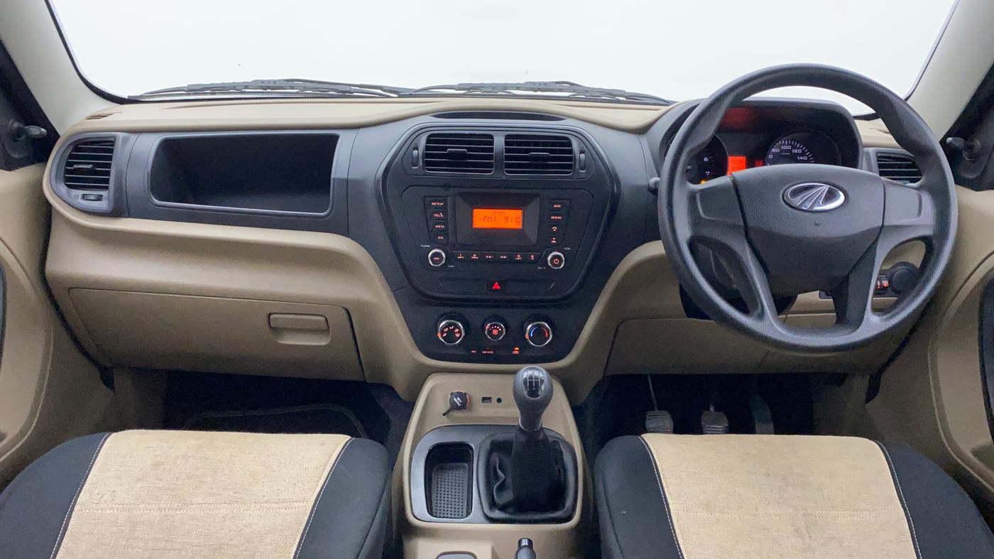 2015 Mahindra TUV300 T6, Diesel, Manual, 37,753 km, Dashboard
