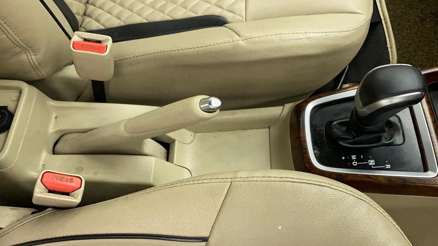 2017 Maruti Dzire ZXI AMT, Petrol, Automatic, 1,04,380 km, Gear Lever