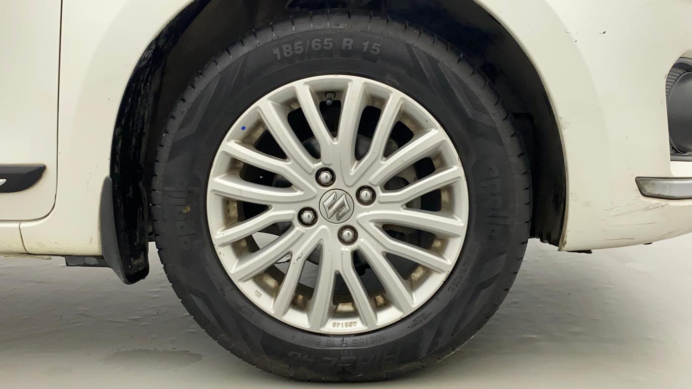 2017 Maruti Dzire ZXI AMT, Petrol, Automatic, 1,04,380 km, Right Front Wheel