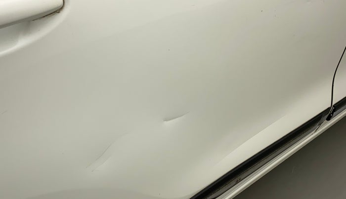 2017 Maruti Dzire ZXI AMT, Petrol, Automatic, 1,04,380 km, Right rear door - Minor scratches